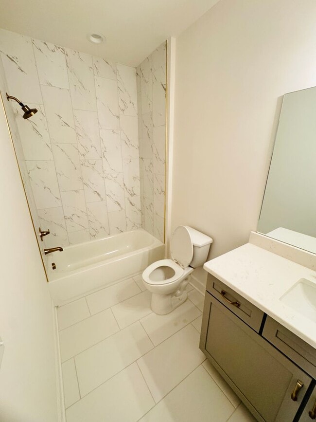 Building Photo - FOR LEASE - NEW BUILD TOWNHOME LOCATED IN ...