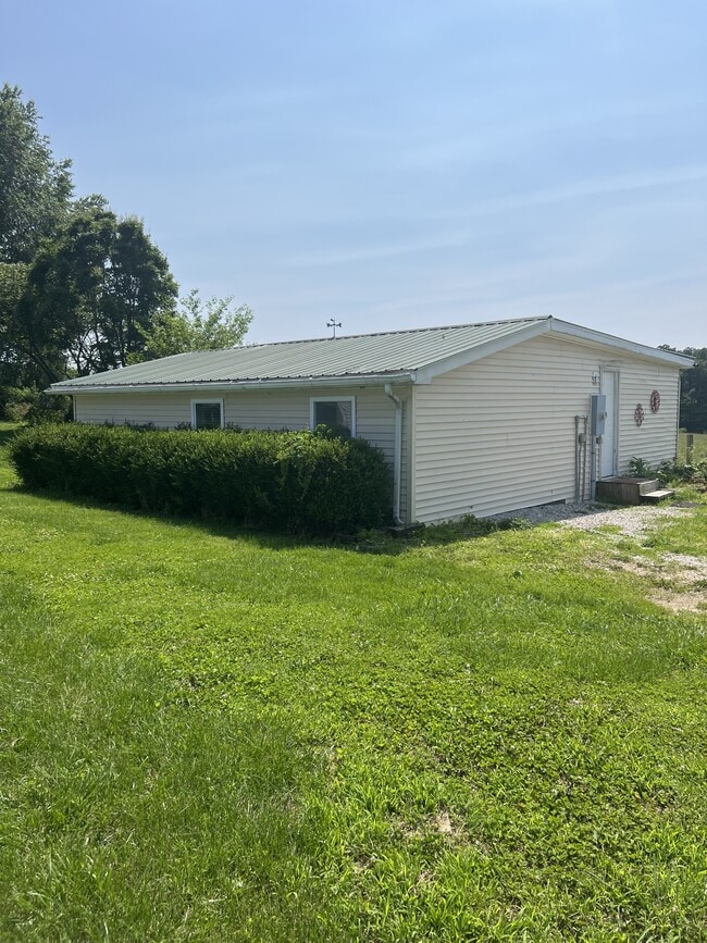 Primary Photo - 355 Oak Hill Rd