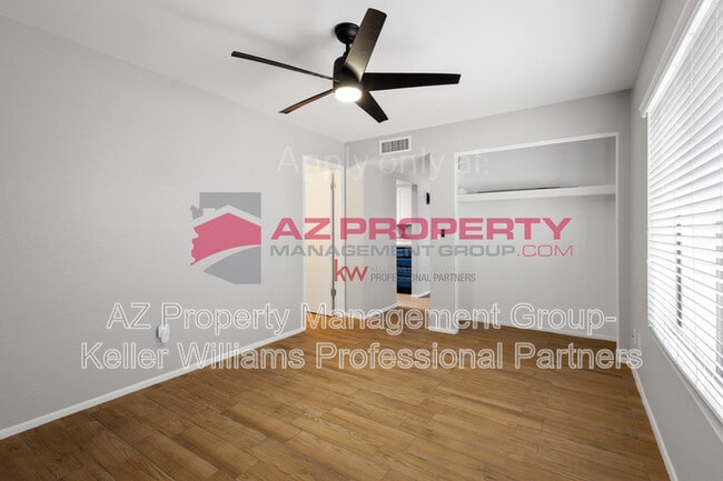 Building Photo - 938 E Villa Maria Dr