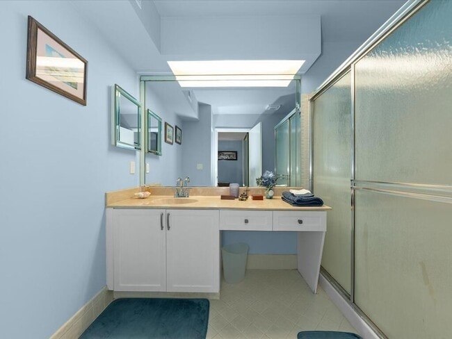 Building Photo - 5415 Verona Dr