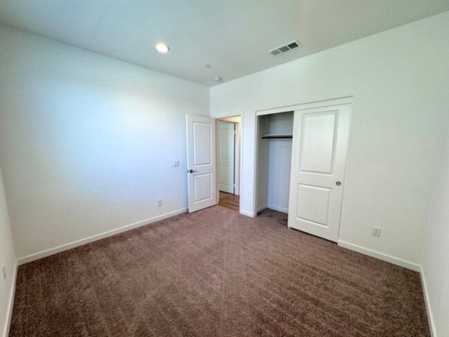 Building Photo - COMING SOON! Beautiful 4 bedroom Single St...