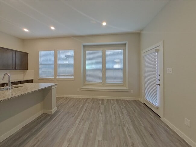 Building Photo - 4914 San Fabiano Ct