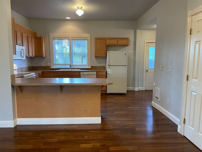 Building Photo - M1614 #1-3