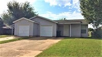 Building Photo - 2724 SE 89th Terrace