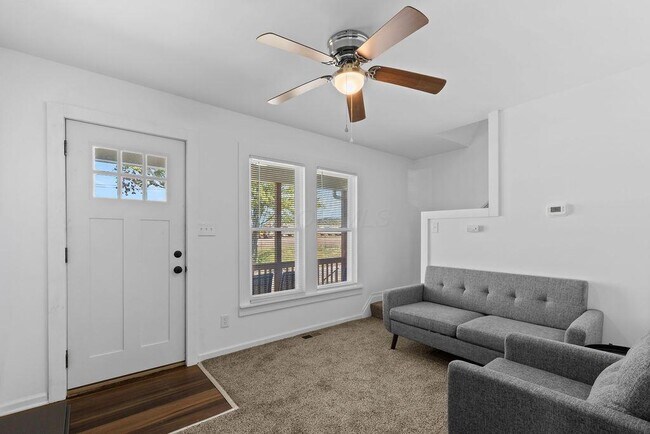 Building Photo - 927 Camden Ave