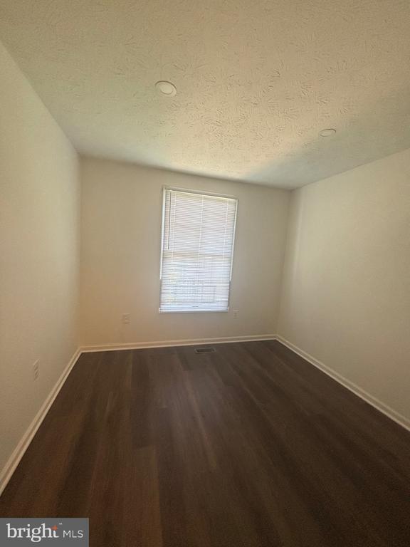 Building Photo - 2 Crosswood Ct