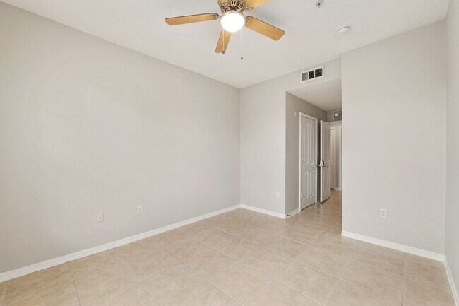 Building Photo - Charleston Place #2291