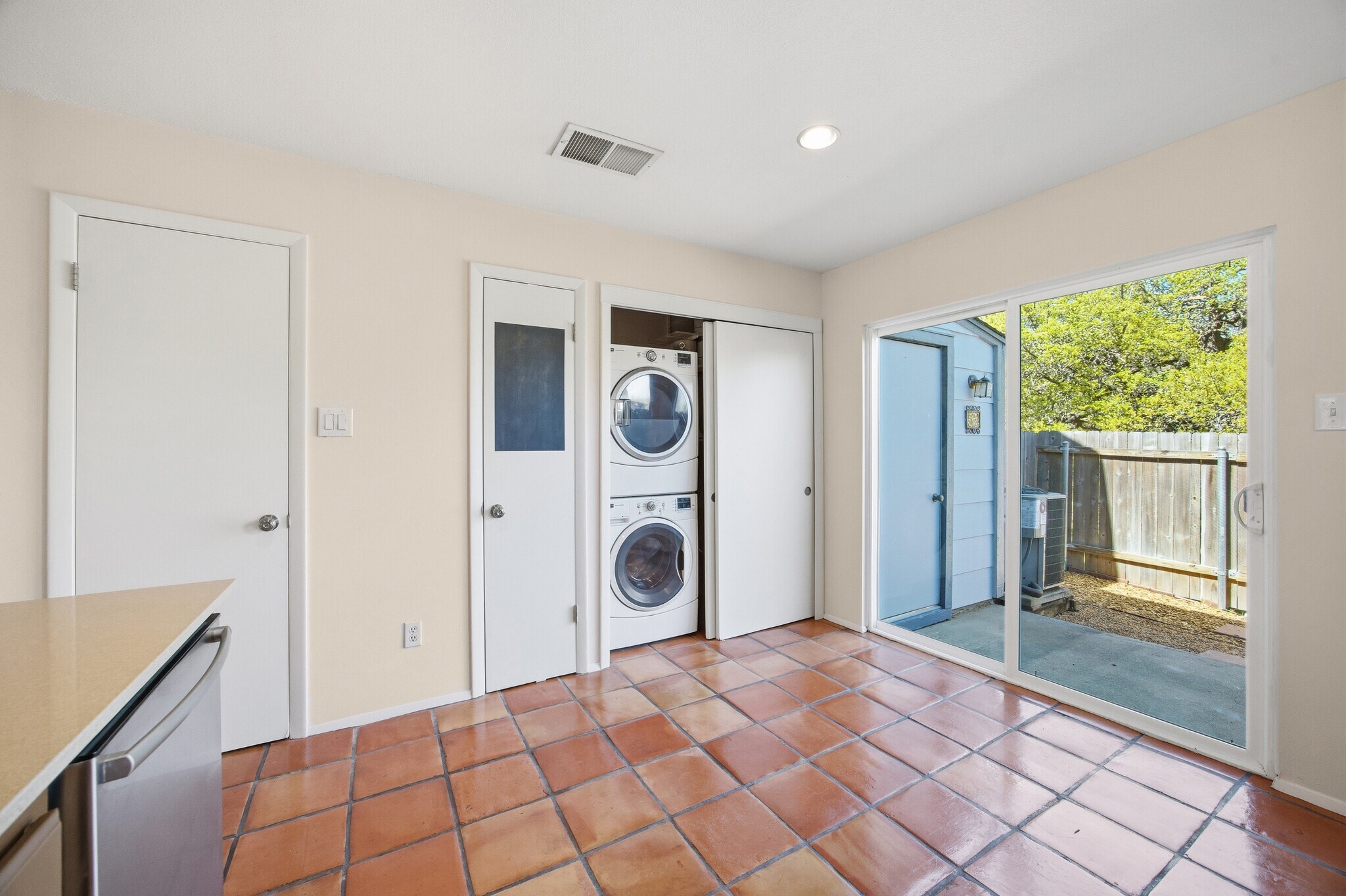 Building Photo - 1411 Gracy Farms Ln
