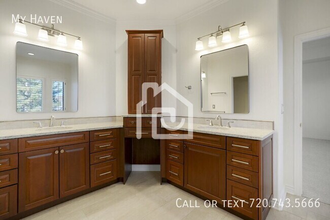 Building Photo - 2064 S Robb Way