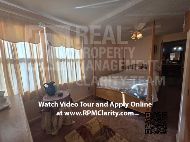 Building Photo - Available Now!!! 2 Bed/1 Bath Cottage on the Lake