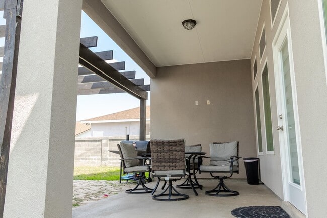 Building Photo - 7404 Thomas Harris Dr