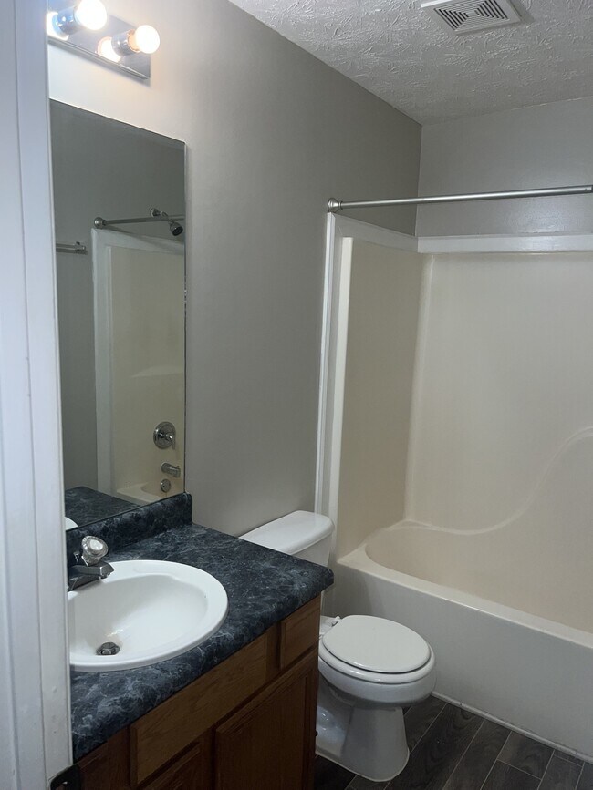 Building Photo - 2352 Wellington Cir