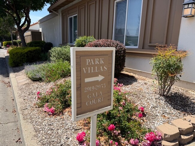 Building Photo - Santa Clara- Park Villas-Single story unit with community pool!