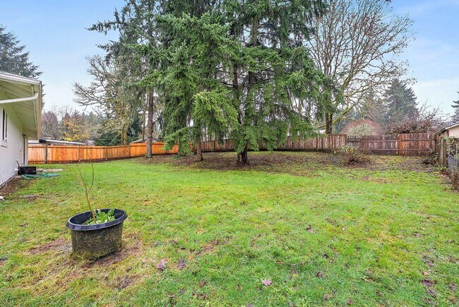 Building Photo - Light & Airy 2-Bedroom Olympia Home with Private Baths & Spacious Backyard!