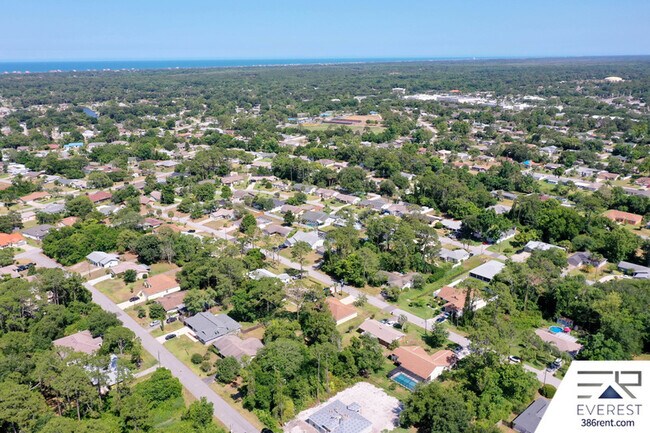 Building Photo - 15 Firtree Ln