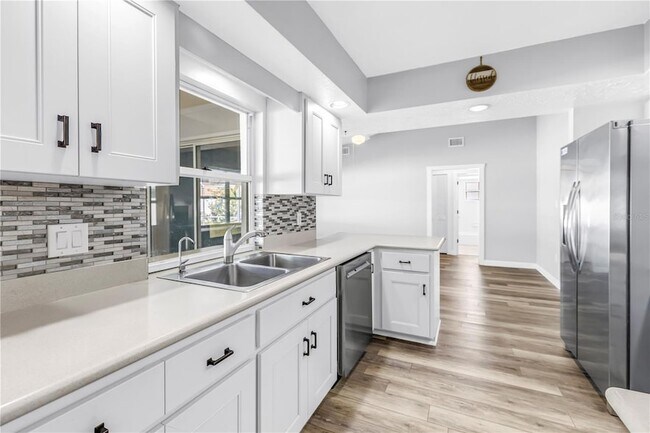 Building Photo - 5771 Timberlake Dr