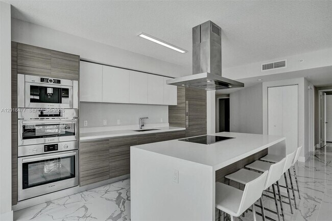 Building Photo - 330 Sunny Isles Blvd