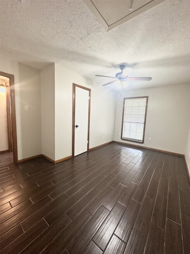 Building Photo - 2509 Wall St