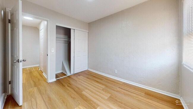 Building Photo - Elyria - fully updated two bedroom townhouse for rent!