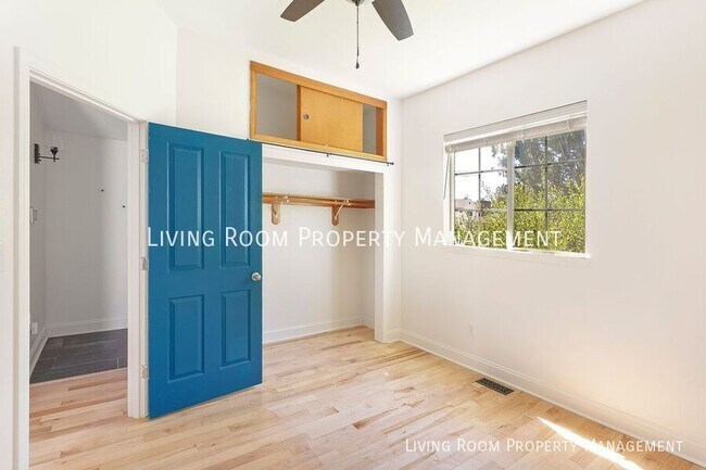 Building Photo - 5515 N Bowdoin St