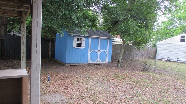 Building Photo - NEWLY REMODELED 3 BEDROOM 2 BATH