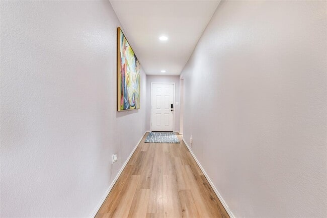 Building Photo - 301 Rummel Dr