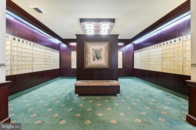 Building Photo - 3705 S George Mason Dr