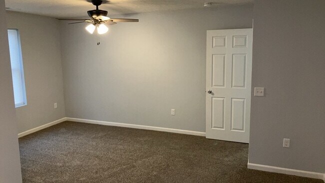 Building Photo - 2025 Culver Ave