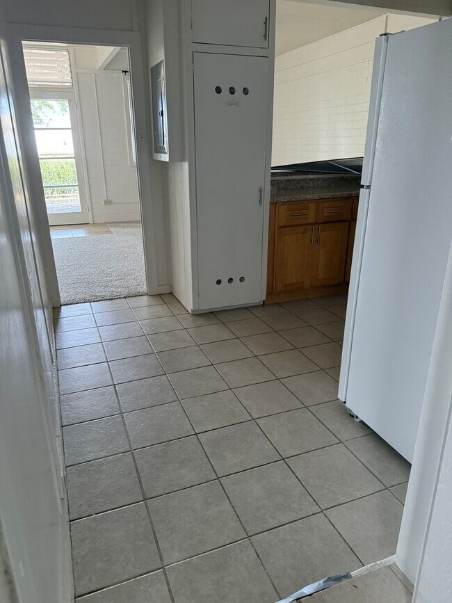 Building Photo - Prime location in the heart of Makiki 2 Be...