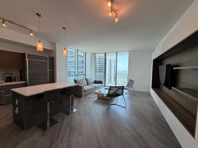 Building Photo - 1100 S Miami Ave