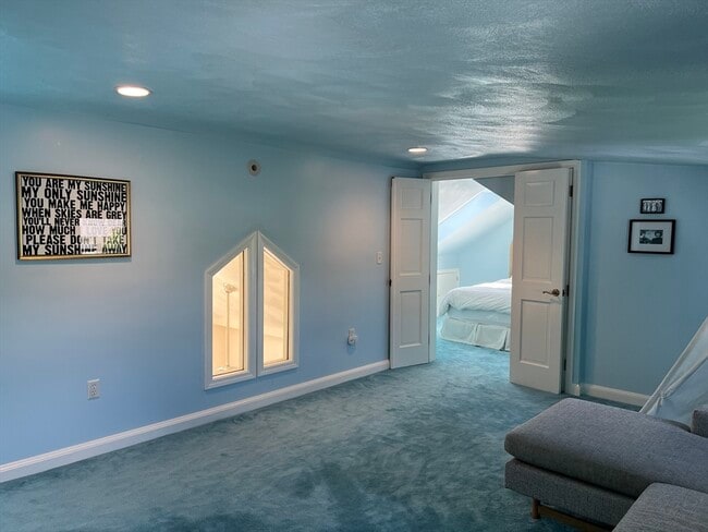 Building Photo - 11 Garrison Rd