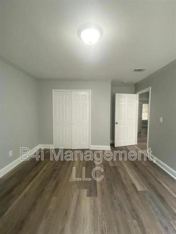 Building Photo - 141 Garfield St