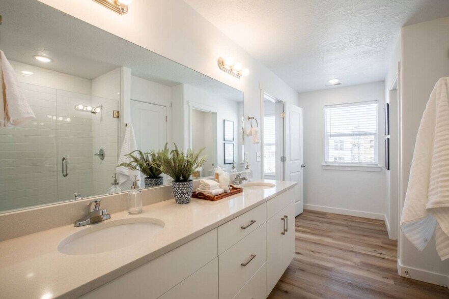 Building Photo - 642 E 460 S