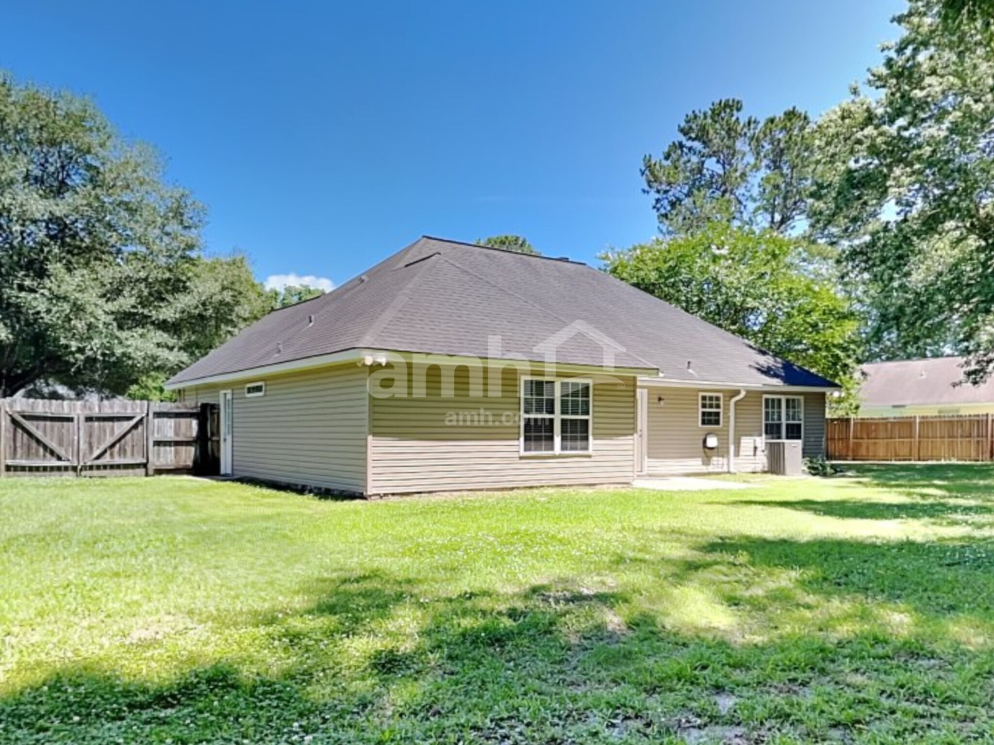 Building Photo - 131 Junco Way