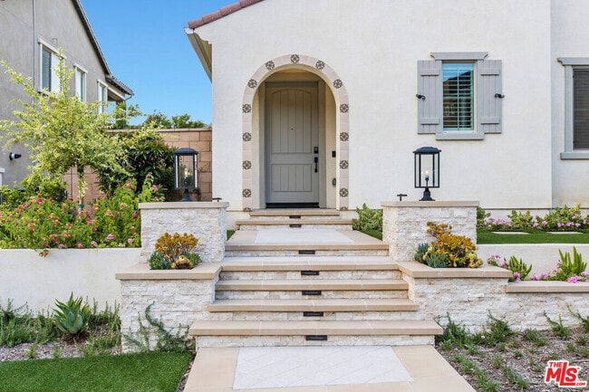 Building Photo - 24407 Clear Creek Pl