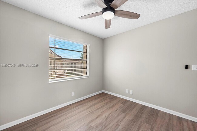 Building Photo - 3242 Coral Ridge Dr