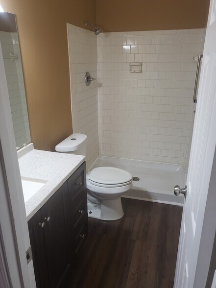 Building Photo - 3575 Oakvale Rd