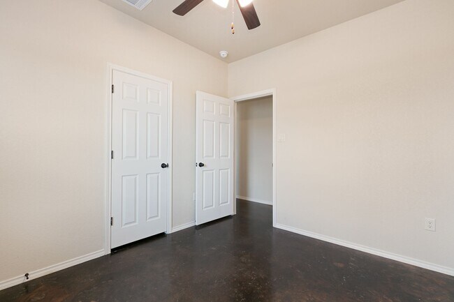 Building Photo - New Braunfels~ Beautiful Luxury 3 Bdrm~Stained Concrete Floors Throughout