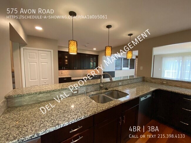 Building Photo - 575 Avon Rd