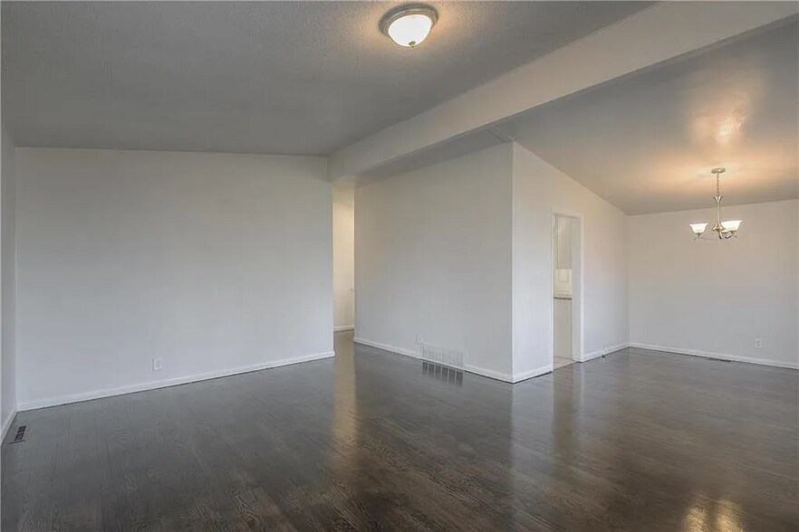 Building Photo - 6306 Fairlane Dr