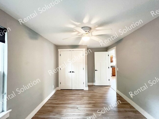 Building Photo - 513 Hickman Ave