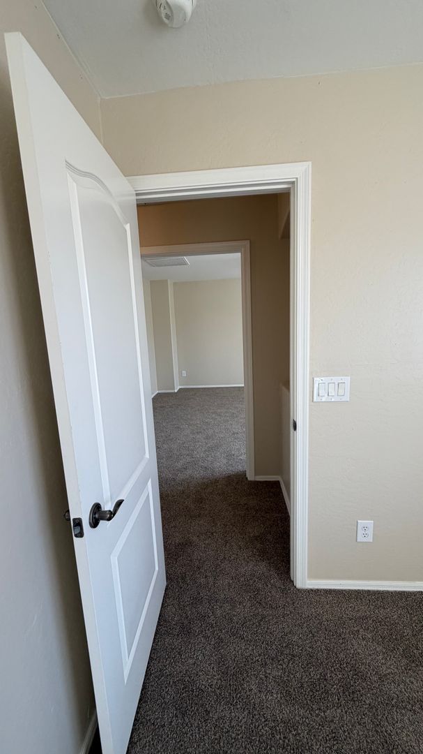 Building Photo - Spacious Surprise home with large backyard