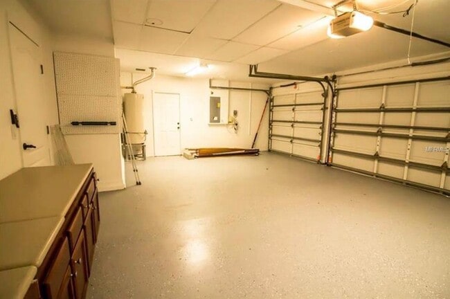 Building Photo - 2620 Millhopper Ave