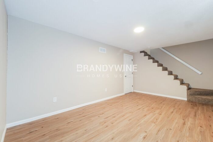 Building Photo - 941 NE Bristol Dr