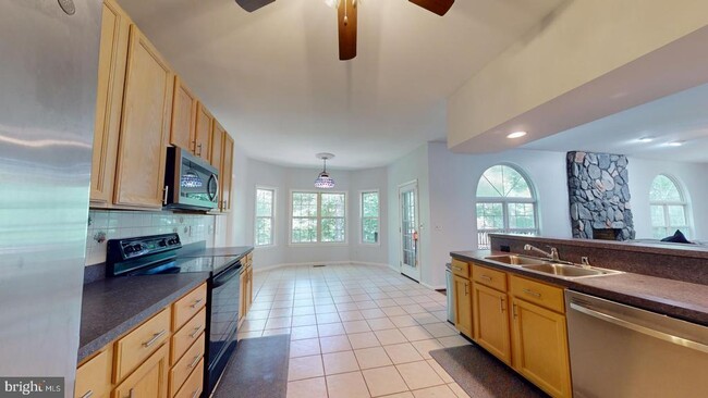 Building Photo - 9811 Fendale Ln