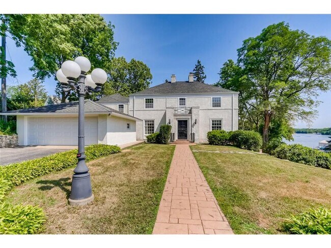 Primary Photo - 18000 Breezy Point Rd