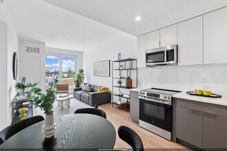 Building Photo - 179 Academy St