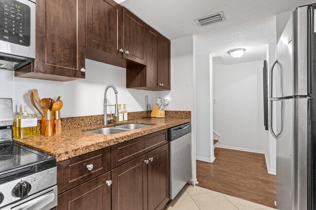 Building Photo - 755 Dotterel Rd