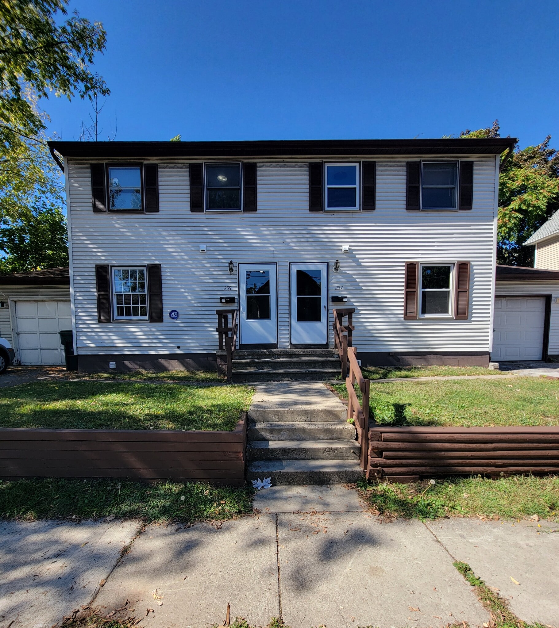 Front of Property - 257 Hague St