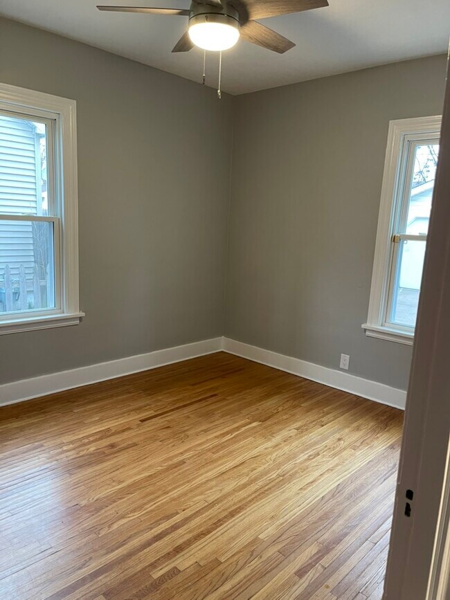 Building Photo - 3108 N Parish Ave